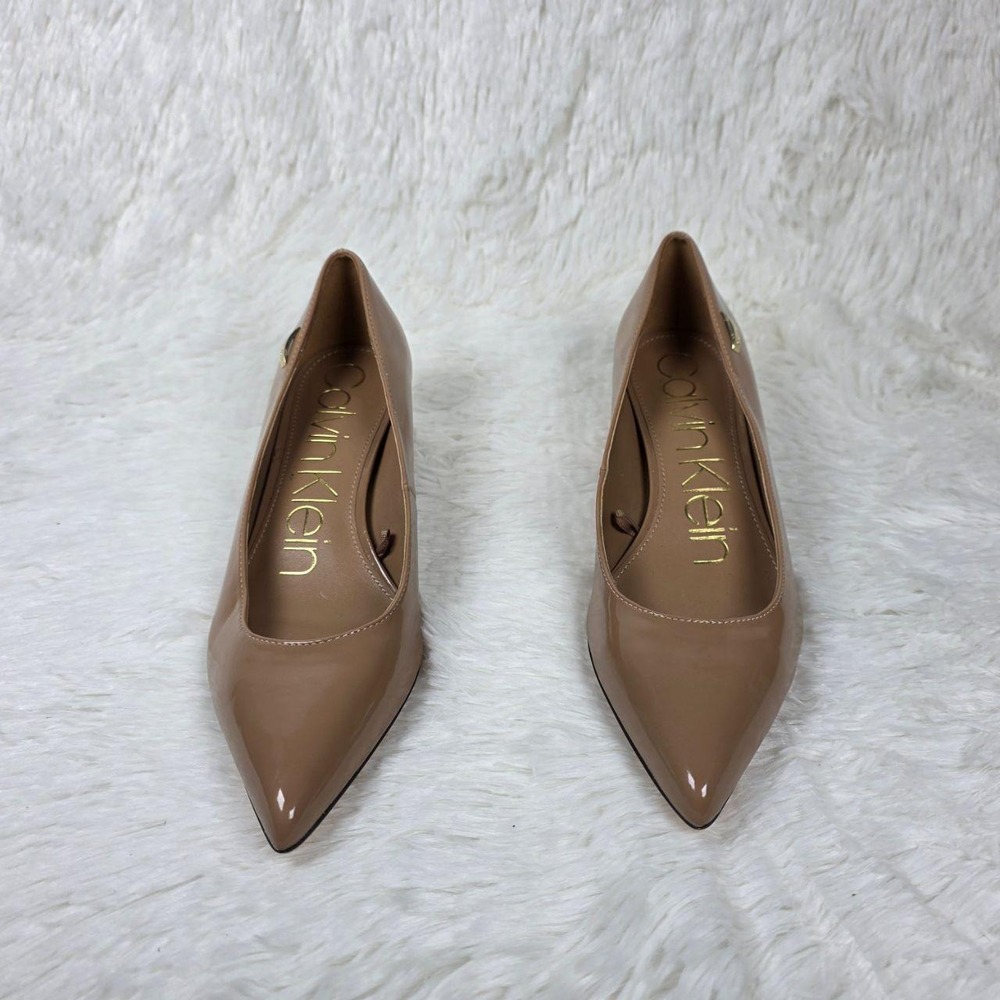 Calvin Klein Womens Tan Patent Pointed Toe Block Heel Pumps Size 7